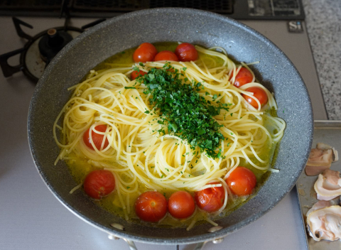 はまぐりとミニトマトのボンゴレ